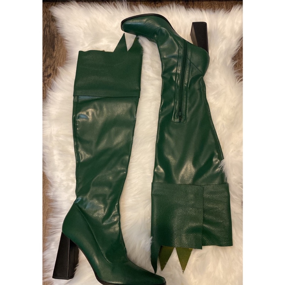 Poison Ivy Green Boots Sz 8.5